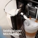 Philips Kaffeevollautomat der Serie 5400 – Espressomaschine für 12 Getränke, schnell reinigendes LatteGo System, intuitives TFT-Display, anpassbare Kaffeeeinstellungen (EP5441/50)
