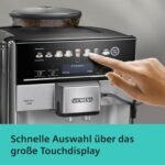 Siemens Kaffeevollautomat EQ6 plus s300, Milchsystem, 11 Getränke, automatische Reinigung des Milchsystems, Keramikmahlwerk, großes Touchdisplay, Silber, TE653501DE